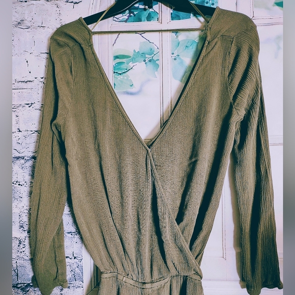AKIRA MOSS GREEN GAUZE ROMPER SUMMER OUTFIT WOMEN'S SIZE  L - Picture 2 of 7